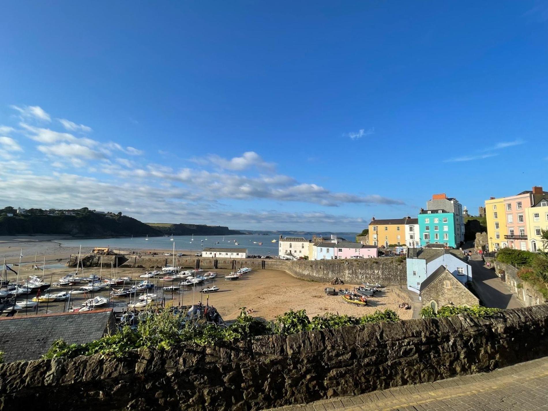 2 Bed In Tenby 82979 Ngoại thất bức ảnh