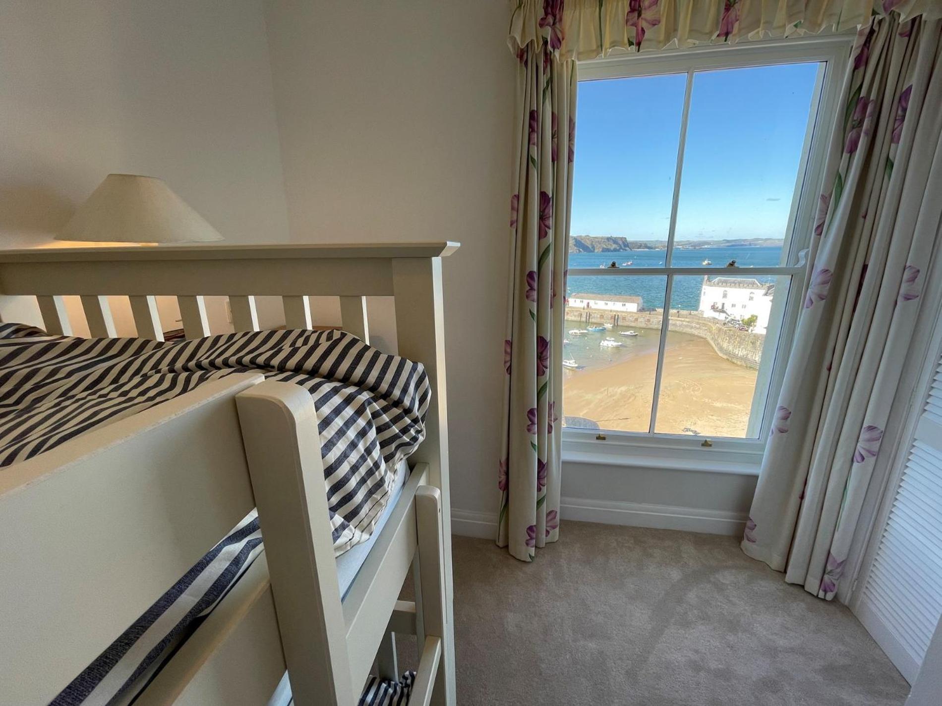 2 Bed In Tenby 82979 Ngoại thất bức ảnh